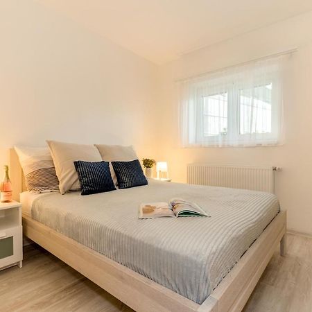 Apartmany Jedovary Trhové Sviny Eksteriør bilde