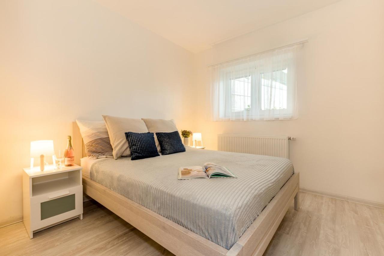 Apartmany Jedovary Trhové Sviny Eksteriør bilde
